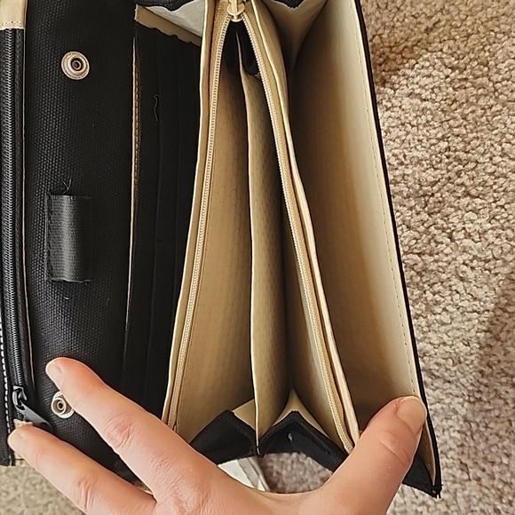 Sherpani Elements Collection Wristlet - Picture 10 of 16